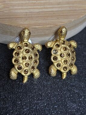 Gold Tone Fashion Rhinestone Turtle Earrings